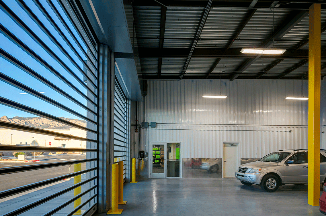 Image{width=1137,height=755,url='https://8488932.fs1.hubspotusercontent-na1.net/hubfs/8488932/ABQ-VenturaGallery-4.png',altText='An interior shot of the large entry bay of DXD Capital's ABQ self storage facility. The large bay doors are in from the left side and the entry to the front office is in the foreground. ',fileId=null}