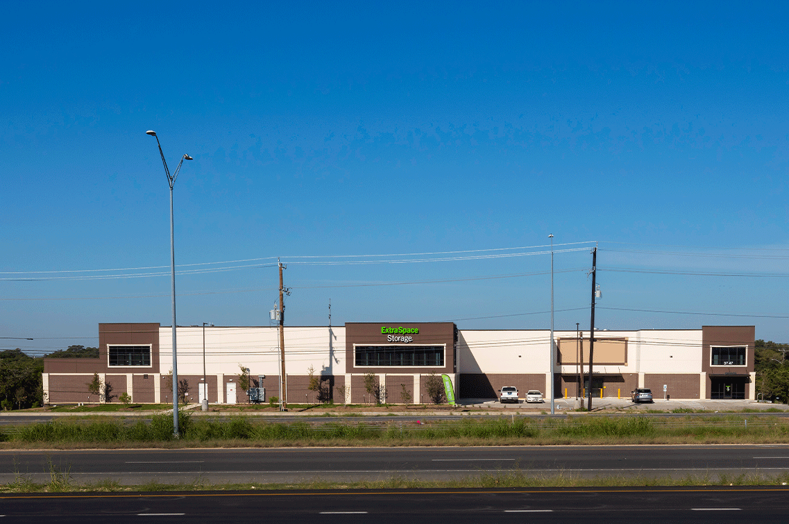 Image{width=1137,height=755,url='https://8488932.fs1.hubspotusercontent-na1.net/hubfs/8488932/Alamo-Gallery-4.png',altText='DXD Capital - San Antonio, TX (Alamo Ranch) - Full view of storage facility',fileId=221418634635}