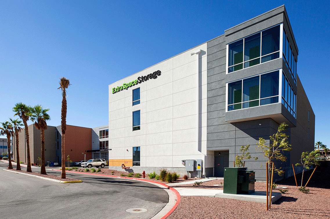 Image{width=1137,height=755,url='https://8488932.fs1.hubspotusercontent-na1.net/hubfs/8488932/FlamingoGallery-1.png',altText='A photo of the rear view of DXD Capital's self storage facility in Las Vegas, NV during the daylight.',fileId=null}