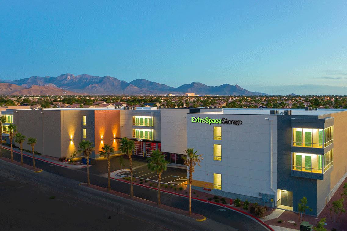 Image{width=1137,height=755,url='https://8488932.fs1.hubspotusercontent-na1.net/hubfs/8488932/FlamingoGallery-3.png',altText='An aerial full shot of DXD Capital's Flamingo Avenue location in Las Vegas at twilight.',fileId=null}