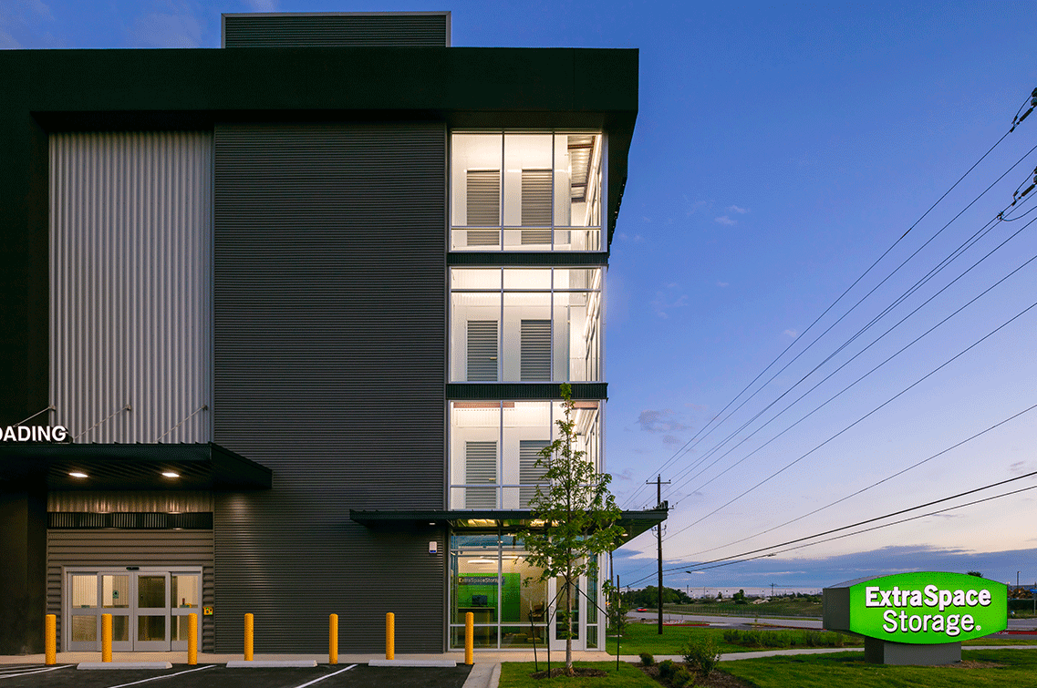 Image{width=1137,height=755,url='https://8488932.fs1.hubspotusercontent-na1.net/hubfs/8488932/Georgetown-Gallery-1-1.png',altText='A twilight street view of the side of the DXD Capital self storage facility in Georgetown, TX.',fileId=null}