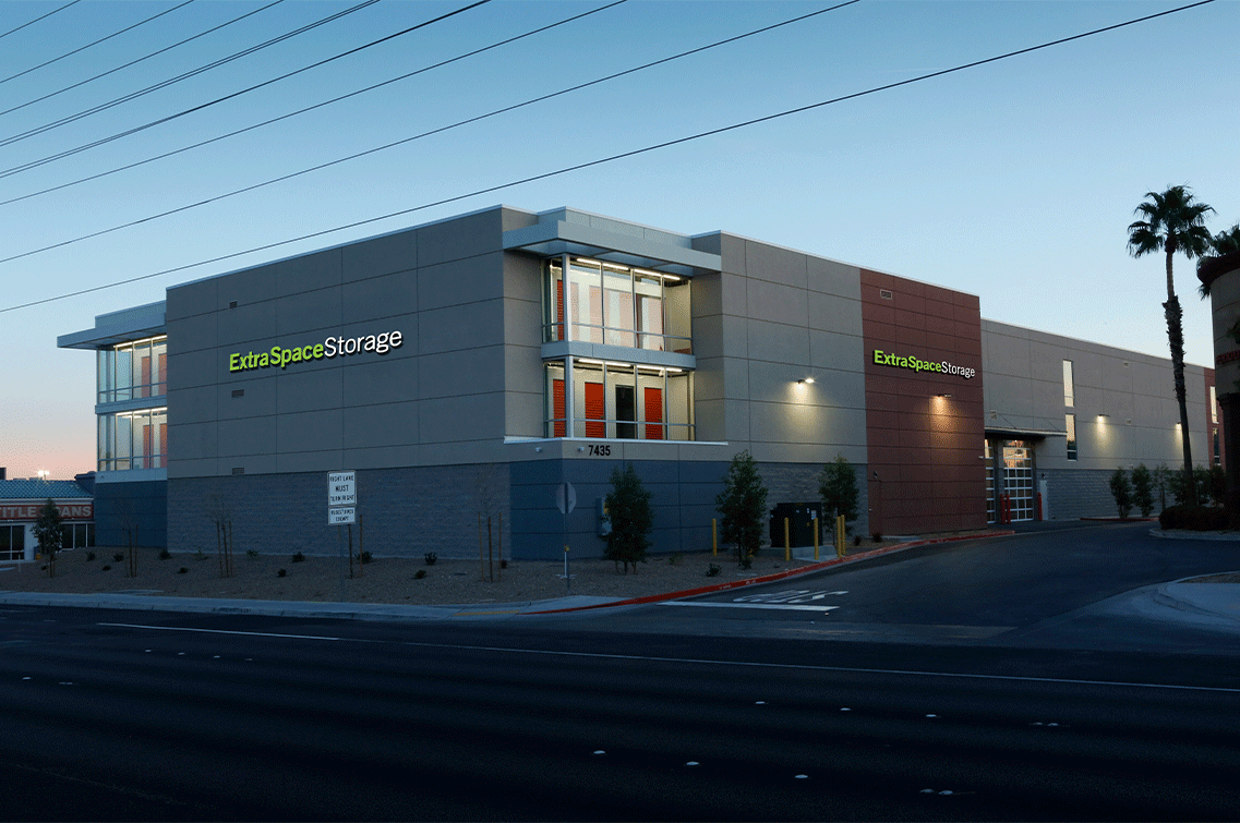 Image{width=1137,height=755,url='https://8488932.fs1.hubspotusercontent-na1.net/hubfs/8488932/SaharaGallery-2.png',altText='The streetview of the side of DXD Capital's self storage facility in Las Vegas at sunset. ',fileId=null}