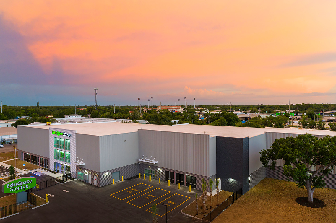 Image{width=1137,height=755,url='https://8488932.fs1.hubspotusercontent-na1.net/hubfs/8488932/Sarasota%20G3.png',altText='DXD Capital - Sarasota, FL: Aerial shot of facility during twilight',fileId=221418543185}