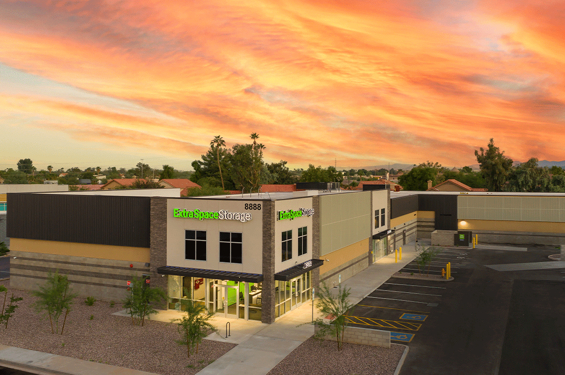 Image{width=1137,height=755,url='https://8488932.fs1.hubspotusercontent-na1.net/hubfs/8488932/ScottsdaleGallery-3.png',altText='An aerial shot of DXD Capital's Scottsdale facility at sunset. ',fileId=null}