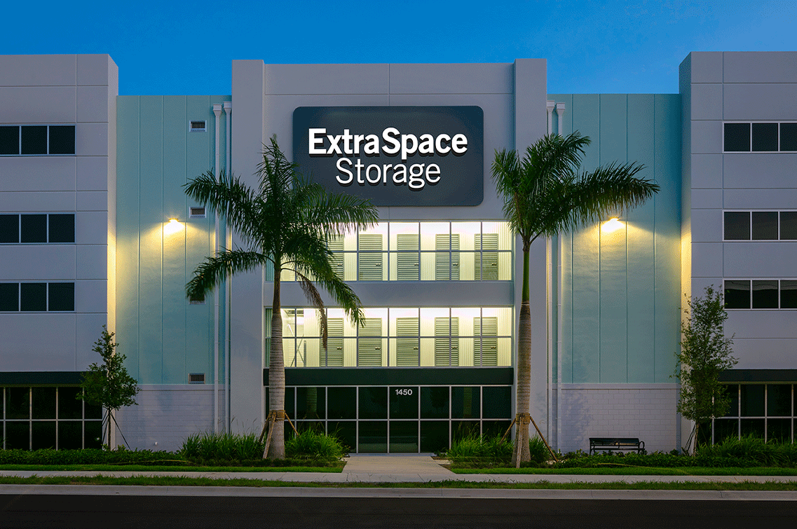 Image{width=1137,height=755,url='https://8488932.fs1.hubspotusercontent-na1.net/hubfs/8488932/WPBGallery-2.png',altText='Head-on photo of DXD Capital's Extra Space Storage-branded self storage facility in West Palm Beach. ',fileId=null}
